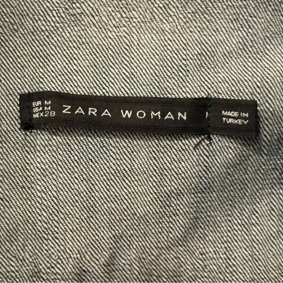 Zara Women’s Denim Jacket/Vest Size Medium, Zipper Details, Distressed - Picture 4 of 4